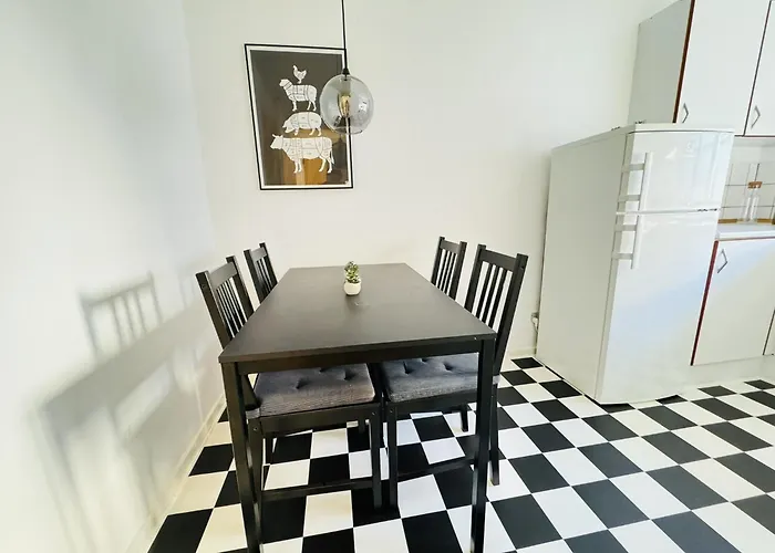 Aday - Awesome Central Ground Floor Apartment